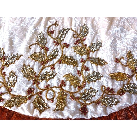 Vintage 56” Beaded & Sequined Christmas Tree Skirt Cream & Gold Crushed Velvet - Picture 5 of 6